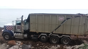 Roll off dumpster trucks in Cleveland, Ohio from Pete & Pete